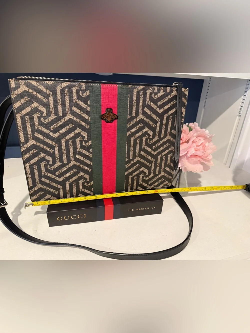 Gucci GG Bee Messenger Bag Unisex